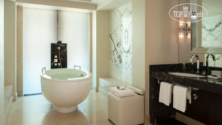 New photos from tourists Four Seasons Hotel Moscow 5*