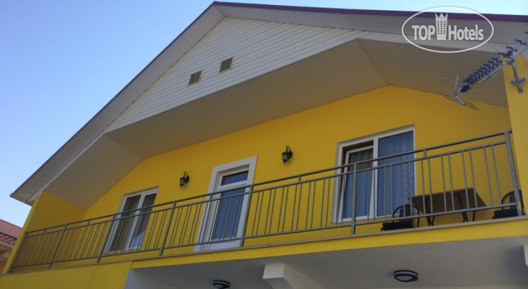 Hotelier's photos Yellow Guest House