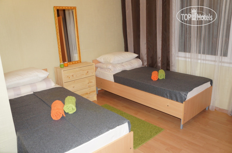 Hotelier's photos Красный Диван