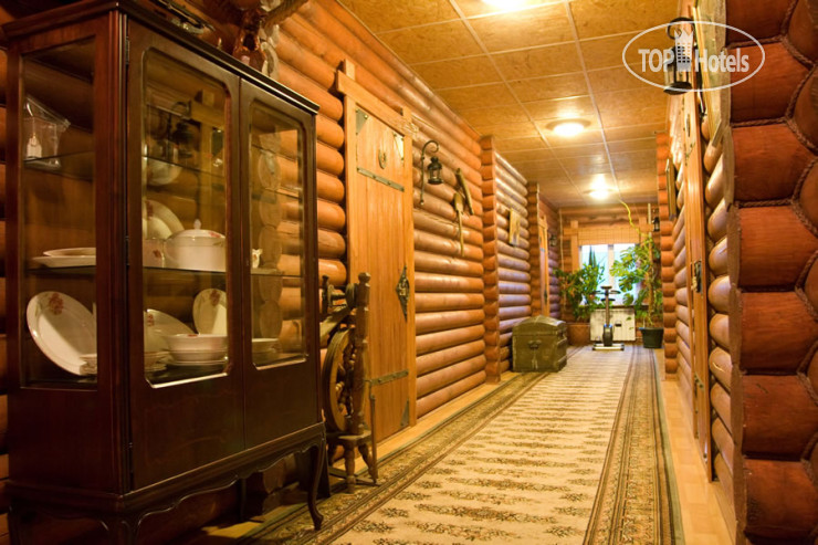New photos from tourists Петров Двор