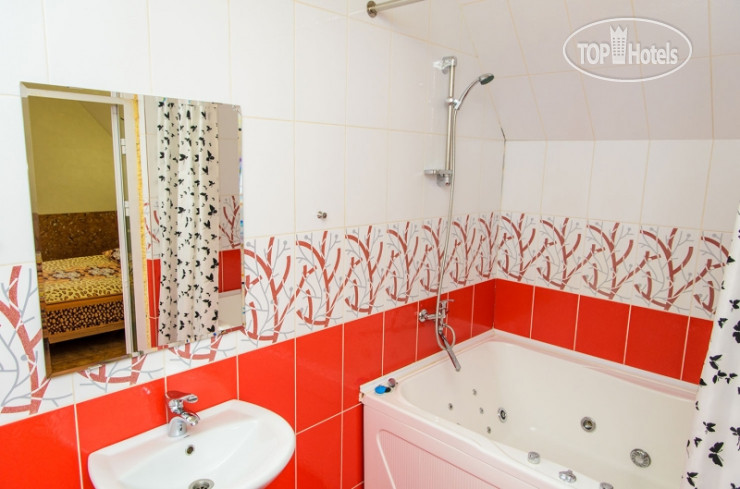 New photos from tourists Viktoria House