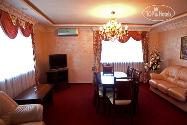 Hotelier's photos Октябрьская 4*