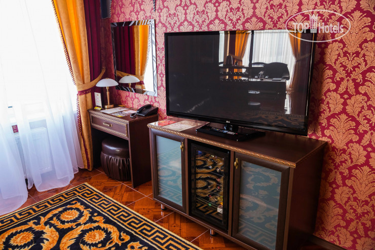 Hotel photo Малибу 4*