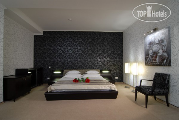 New photos from tourists Stela 4*
