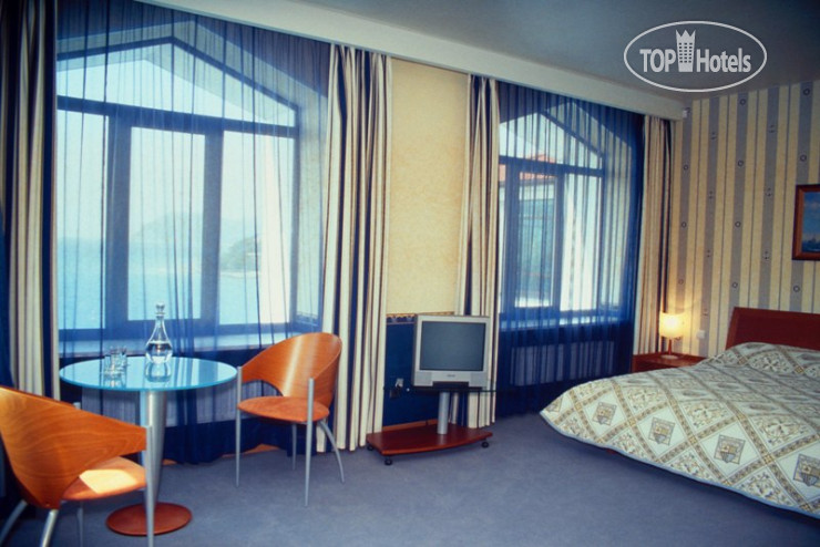 New photos from tourists Chernomor hotel