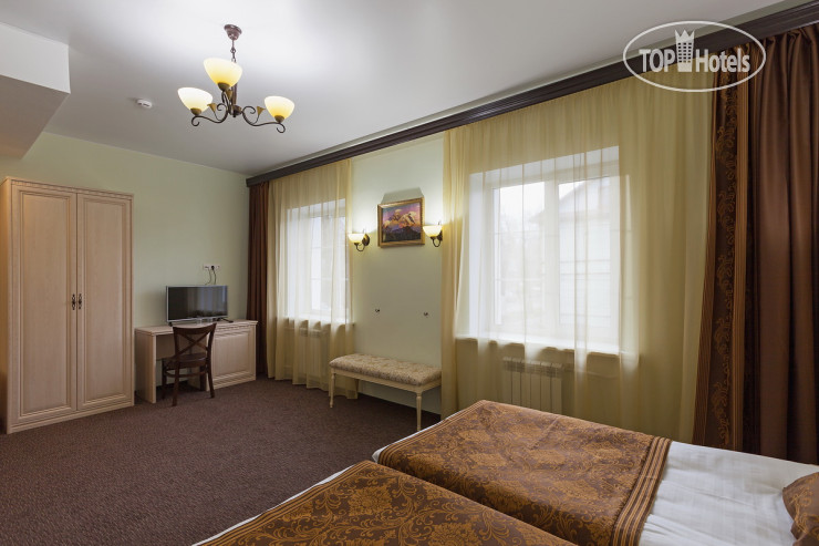 New photos from tourists Гатчина 4*