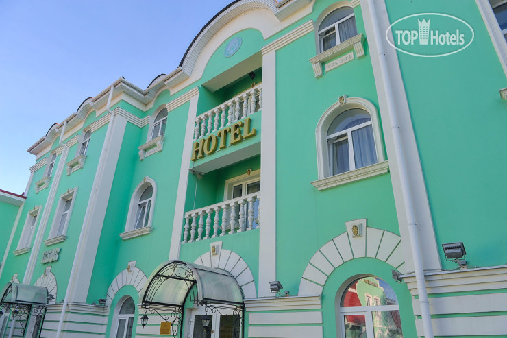New photos from tourists Александрия Петергоф 3*