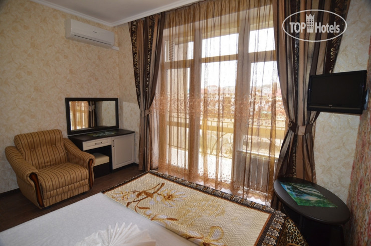 New photos from tourists Masis