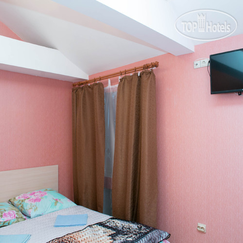 New photos from tourists Лиля Брик 3*