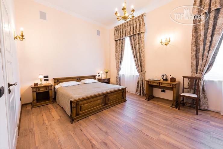 New photos from tourists Tchaikovsky House