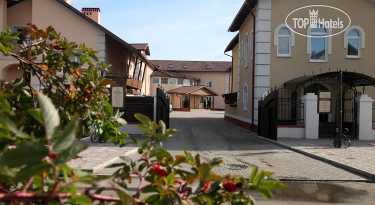 Hotel photo Театральный 3*