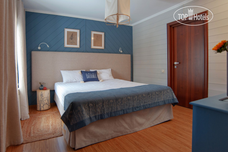 Hotelier's photos Just Wood 4*