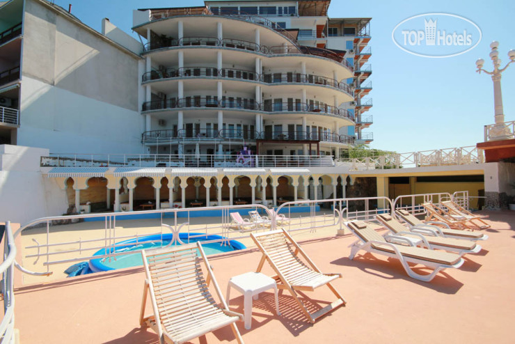 Hotelier's photos Yacht Club