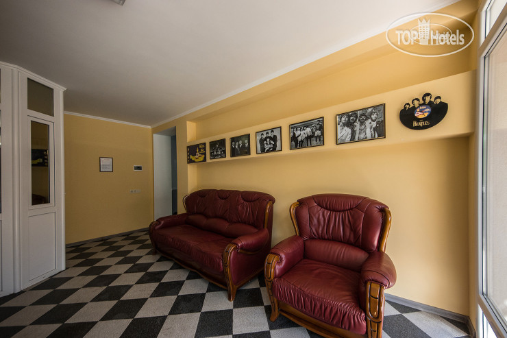 Hotelier's photos Yellow Submarine
