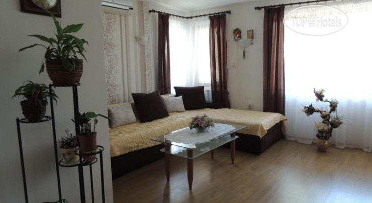 New photos from tourists Holiday House