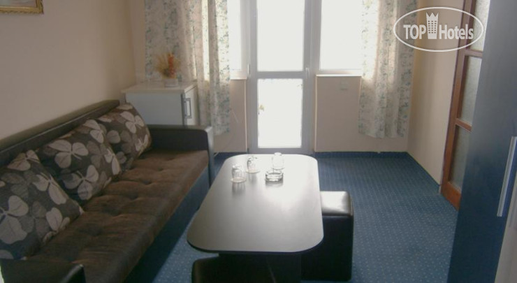 New photos from tourists White House Hotel 2*