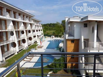New photos from tourists White Sails APT
