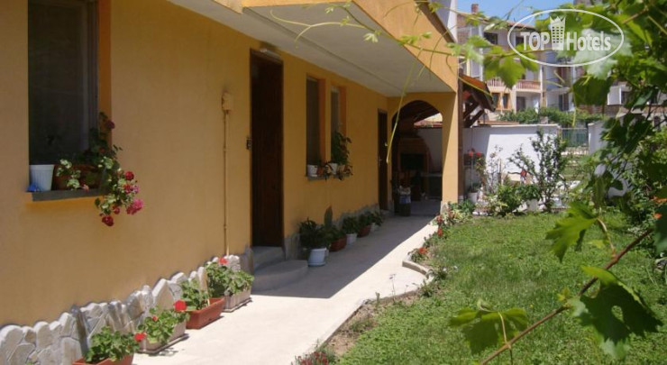 New photos from tourists Ranuli Guest House 1*