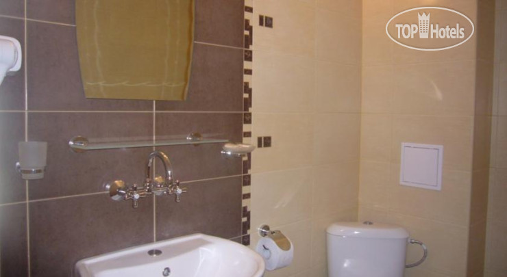 New photos from tourists Golden Lion Hotel 2*