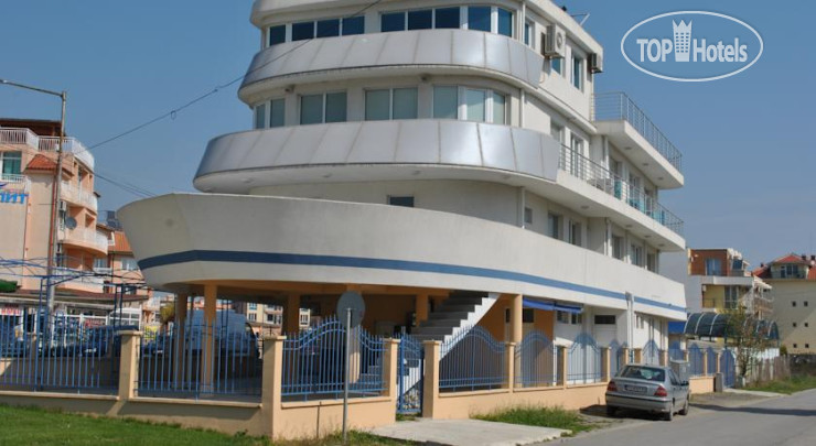 Фото The Ship Hotel