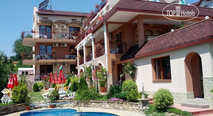 Hotelier's photos Perla Family Hotel 2*