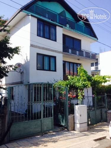 Hotelier's photos Neda Guest House 2*