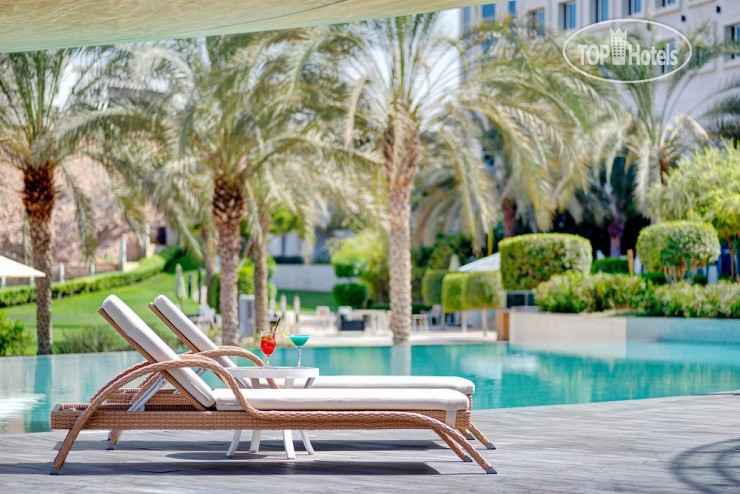 New photos from tourists Crowne Plaza Muscat OCEC 4*