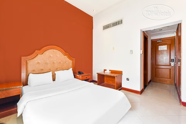 Hotelier's photos OYO 118 Revira Hotel 3*