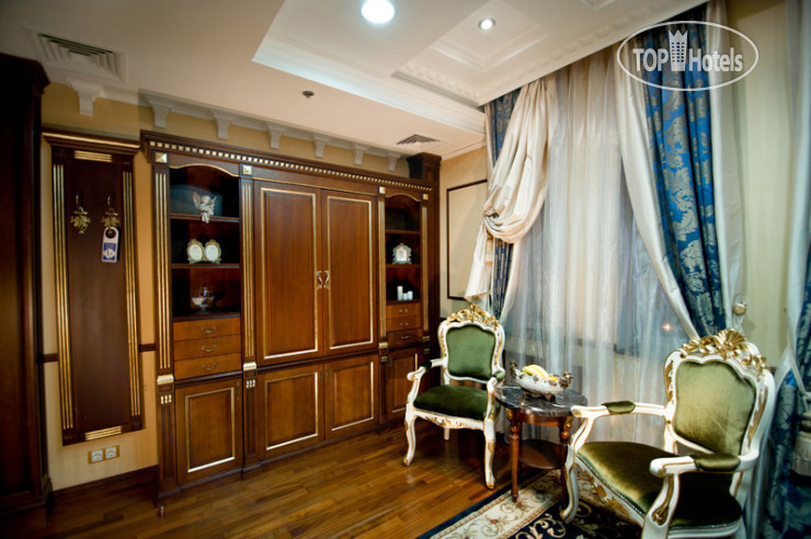 Hotel photo Royal De Luxe 4*