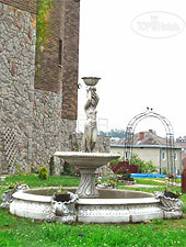 New photos from tourists Zamok