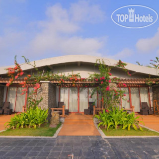 Фото Ngwe Saung Yacht Club & Resort