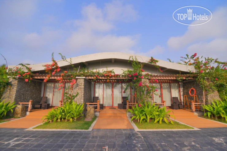Hotel photo Ngwe Saung Yacht Club & Resort 5*