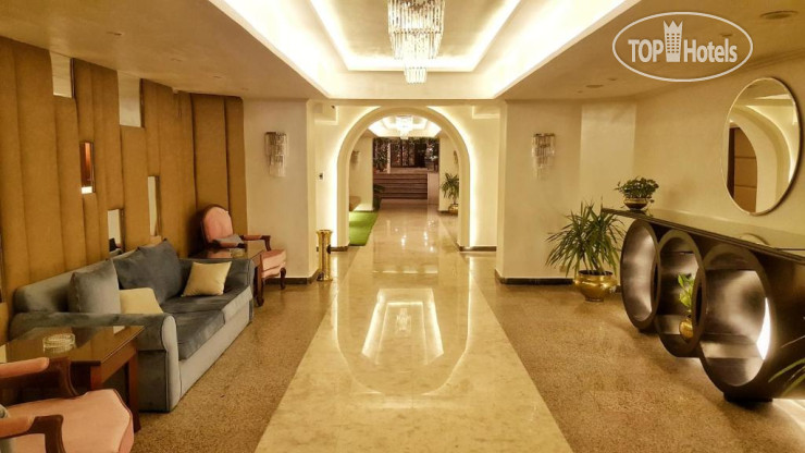 Hotel photo Mercure Romance 4*