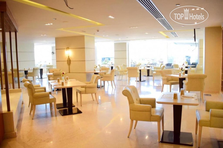 Hotel photo Mercure Romance 4*
