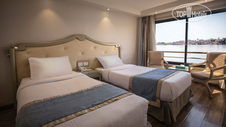 New photos from tourists M S Semiramis I Select