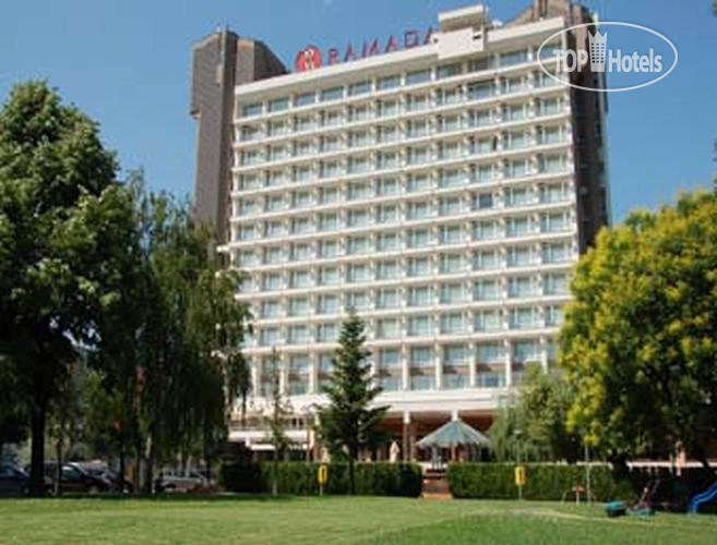 Hotelier's photos Ramada Parc 4*