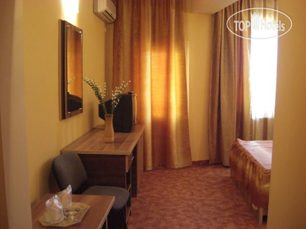 Hotel photo Cora 2*