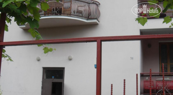 New photos from tourists Guest House on Gumistinskaya