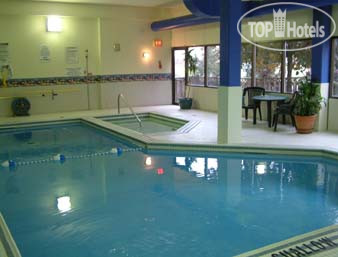 New photos from tourists Travelodge Toronto East 3*