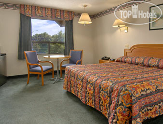 New photos from tourists Super 8 Toronto East ON 2*