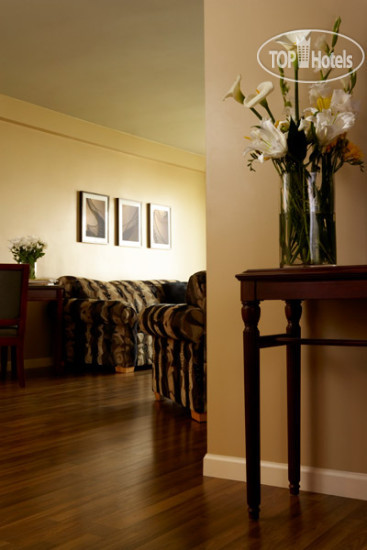 Hotelier's photos Rosellen Suites At Stanley Park 3*