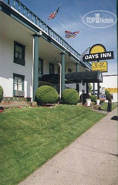 Hotelier's photos Days Inn Vancouver Metro 3*