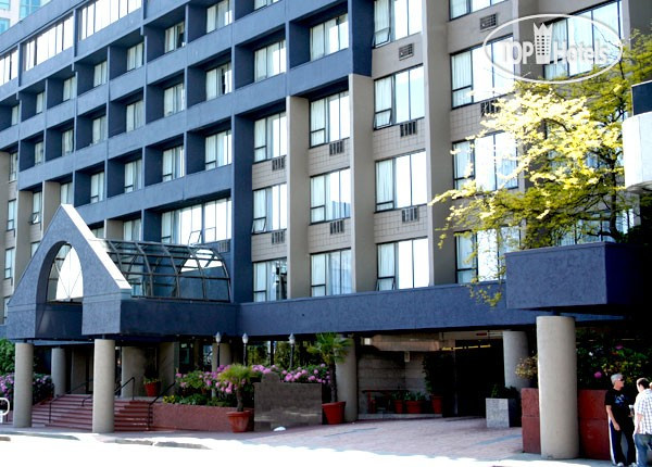 Hotelier's photos Quality Hotel Downtown-Inn at False Creek 3*
