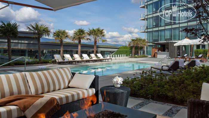 Hotelier's photos Fairmont Pacific Rim 5*