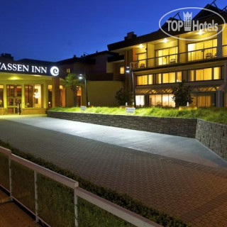 Фото Coast Tsawwassen Inn