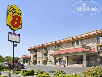 Hotelier's photos Super 8 Vernon BC 2*