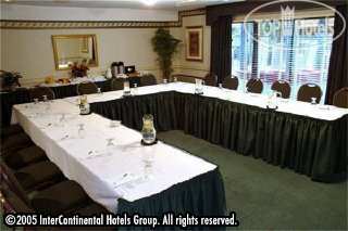 New photos from tourists Holiday Inn Oakville Centre 4*
