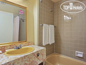 New photos from tourists Howard Johnson Plaza Hotel Windsor 2*