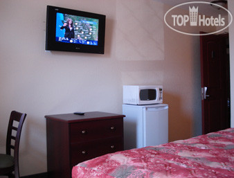 New photos from tourists Knights Inn Orillia 2*