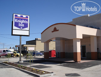 Hotelier's photos Knights Inn Orillia 2*